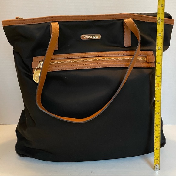 MICHAEL KORS Saffiano Leather Trimmed Nylon Large Shoulder Bag Black Tan - Picture 7 of 15